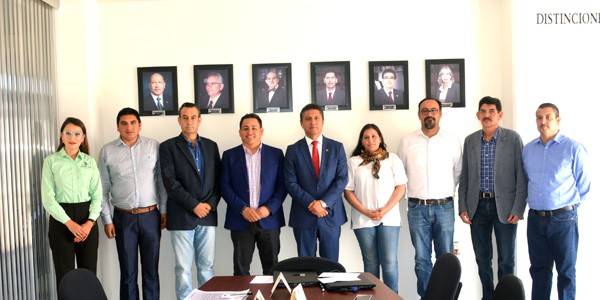 Rector con alcaldes Región Uruapan